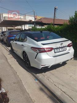 تۆیۆتا کامری